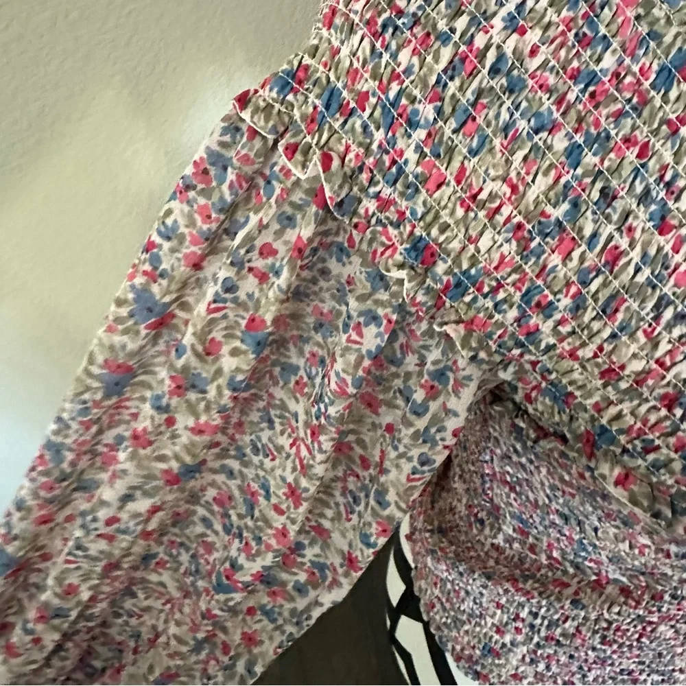 Bb Dakota || Bardot smocked chiffon top in floral - Picture 4 of 7